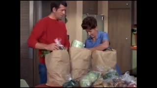 Brady Bunch - 1x24 - The Grass Is Always Greener