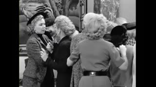 I Love Lucy - S5E15 - Lucy Meets the Queen