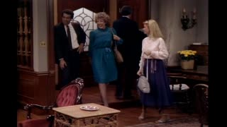 Family Ties - S1E19 - Suzanne Takes You Down