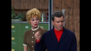 The Lucy Show - S6E21 - Lucy Helps Ken Barry