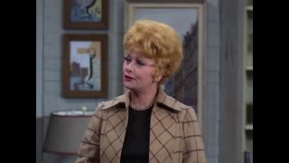 The Lucy Show - S6E19 - Lucy and the Stolen Stole