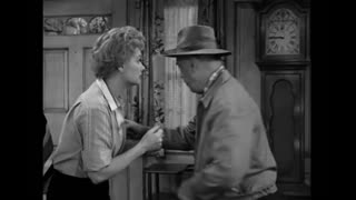 I Love Lucy - S7E4 - Lucy wants a Racehorse