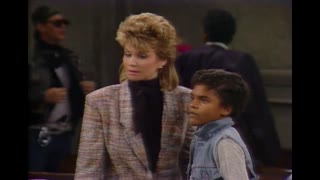 Night Court - S4E4 - Halloween II: The Return of Leon