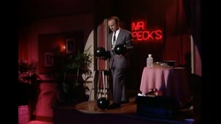 It's Garry Shandling's Show. - S3E11 - Save Mr. Peck's: Part 3