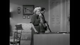 I Love Lucy - S1E13 - The Benefit