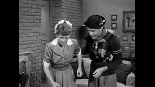 I Love Lucy - S1E20 - The Young Fans