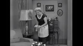 I Love Lucy - S3E9 - Too Many Crooks