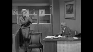 The Lucy Show - S1E4 - Lucy Misplaces $2,000